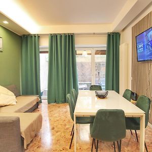 Delicious 2 Bed Room Apartment And Garden By Yh